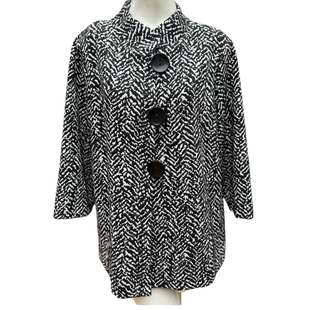JM Collection Women's Black & White Patterned Coat size XL 3/4 quarter sleeves
